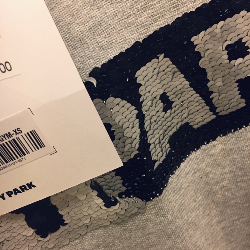 IVY PARK - Sequin Silver/Black Logo Sweatshirt - Picture 4 of 4